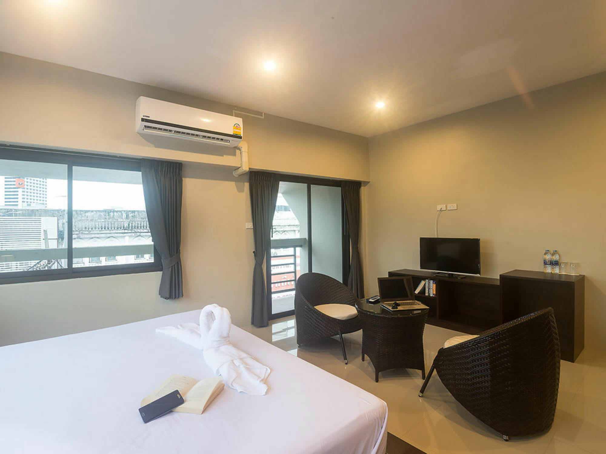 Phuket Green Leaf Hostel מראה חיצוני תמונה